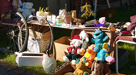 9 Ways to Save Time and Money at Garage Sales